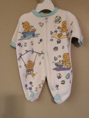 Adorable vintage footed sleeper/footie